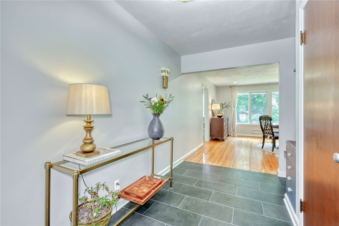 Search Properties 2 27 crest road