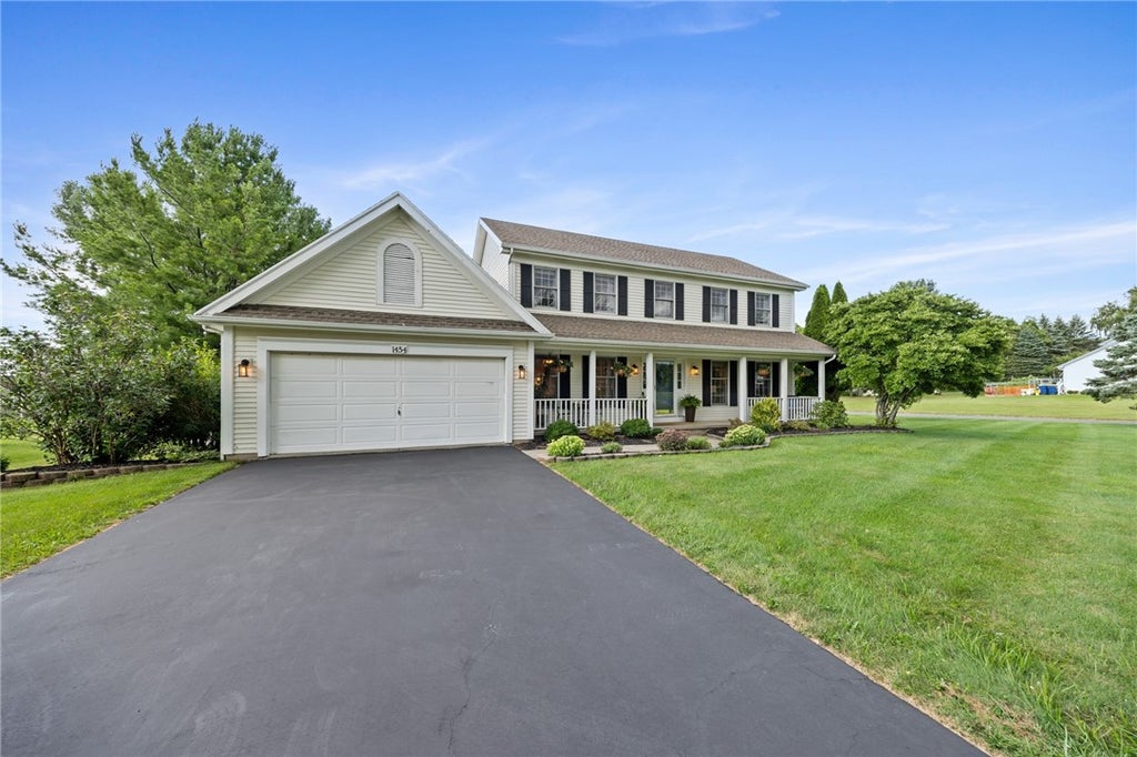 Photo of 1454 Chigwell Lane N, Webster, NY 14580 (MLS # R1701172)