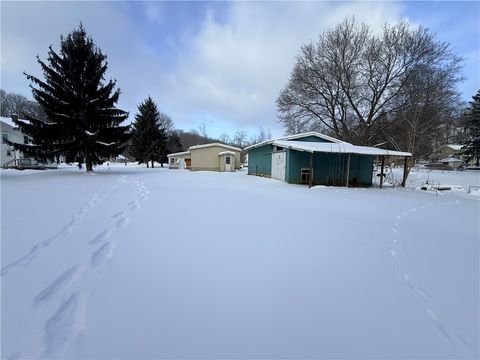 Tiny photo for 15 Weld Street, Naples, NY 14512 (MLS # R1660555)