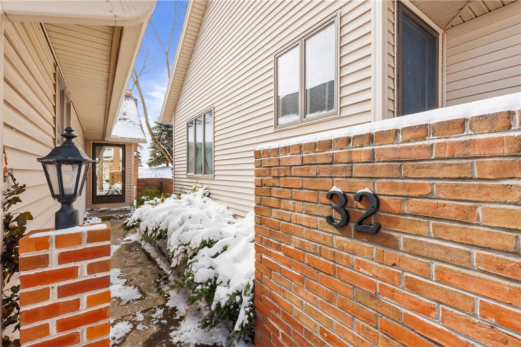 Photo of 32 Greenwood Park, Pittsford, NY 14534 (MLS # R1667733)