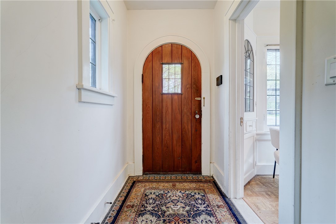 37 Highland Parkway