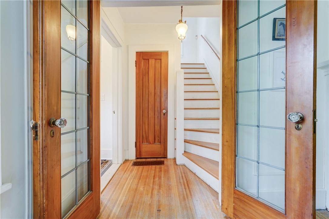 37 Highland Parkway