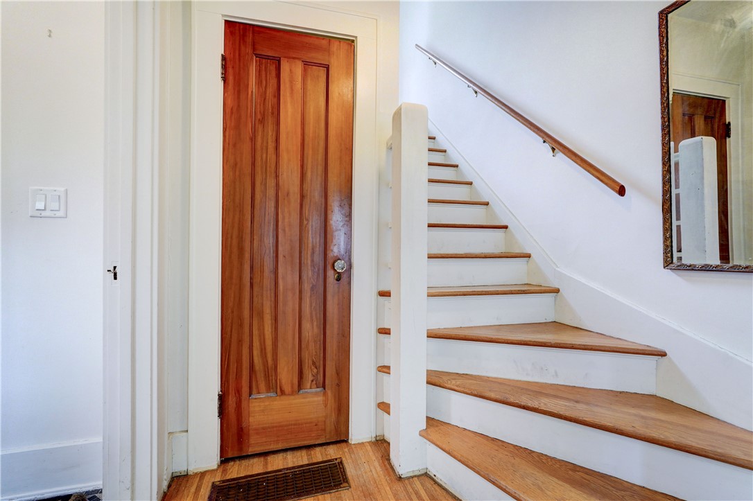 37 Highland Parkway