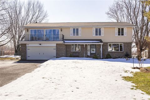 Homes For Sale - 596 Ontario Drive<br/> Wayne County, Ontario, NY 14519