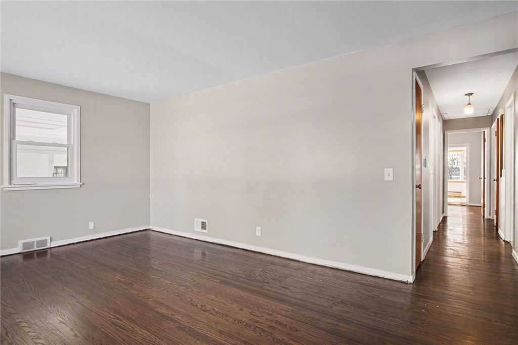 Photo of 21 Raleigh Road, Irondequoit, NY 14617 (MLS # R1660975)