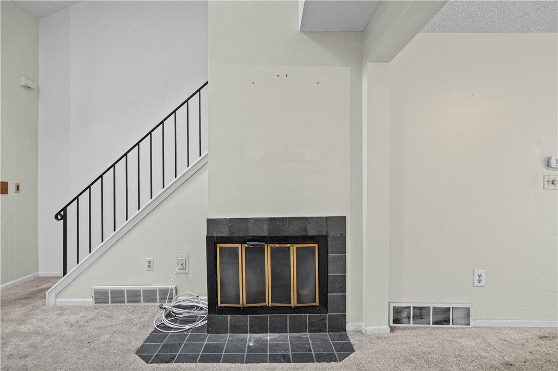 50 Old Pine Ln