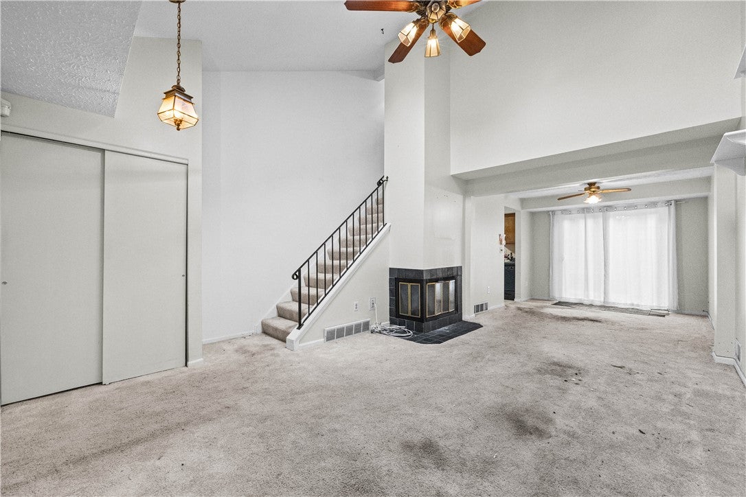 50 Old Pine Ln