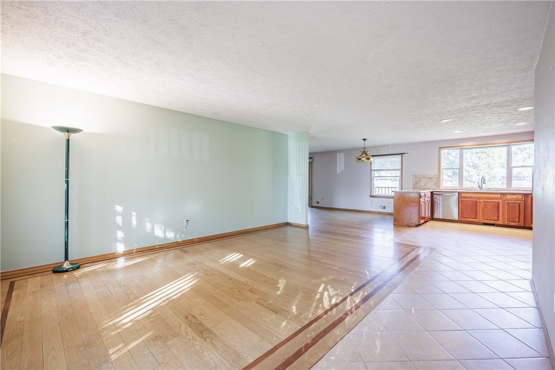 111 Kinmont Drive