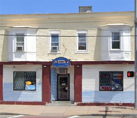 Photo of 752 W Broad Street, Rochester, NY 14608 (MLS # R1722443)