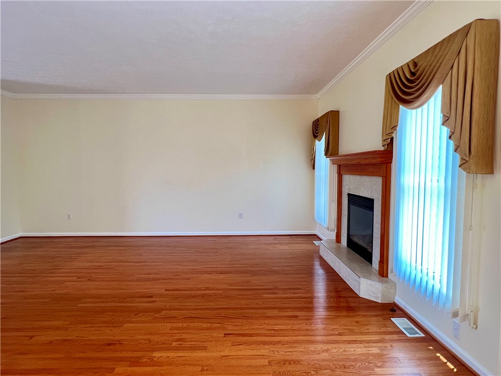 41 W Garden Drive, Gates, New York image 8