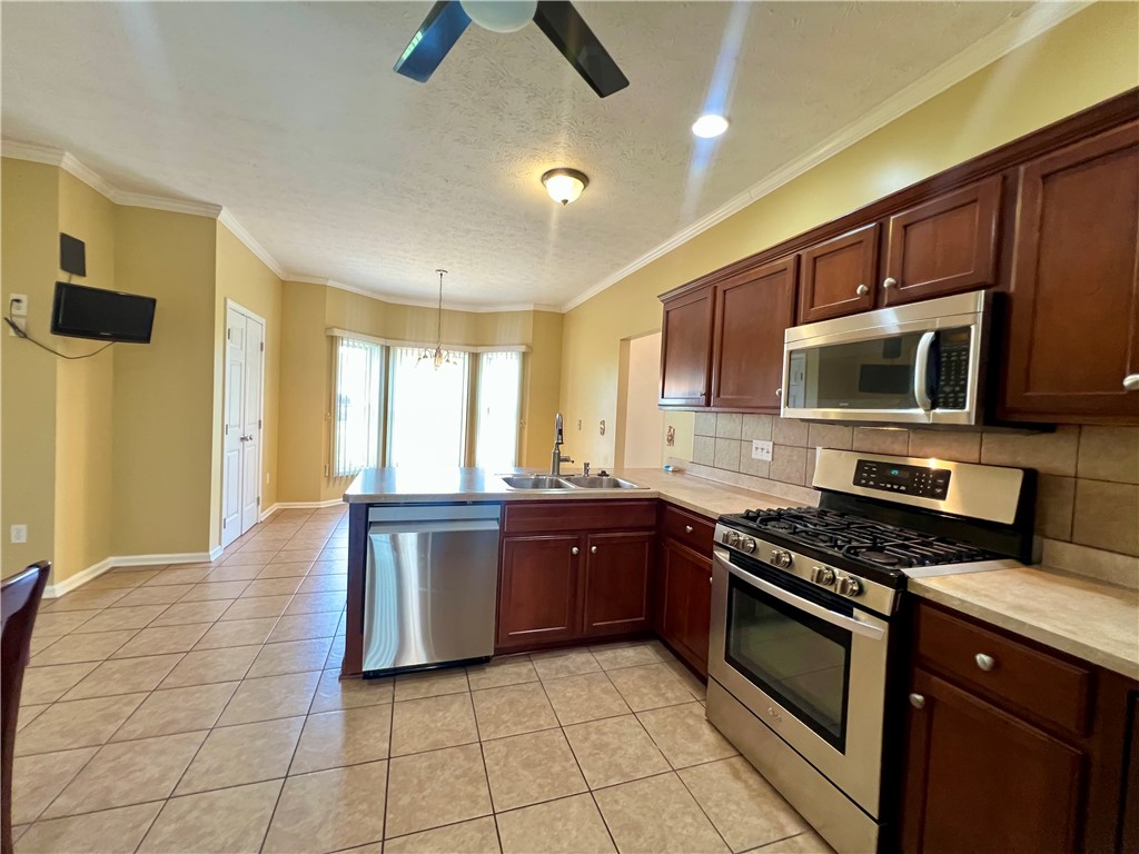 41 W Garden Drive, Gates, New York image 10
