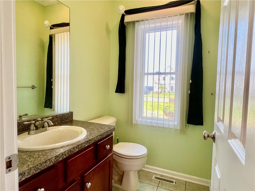 41 W Garden Drive, Gates, New York image 5