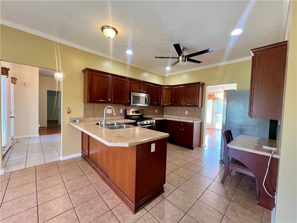 41 W Garden Drive, Gates, New York image 13