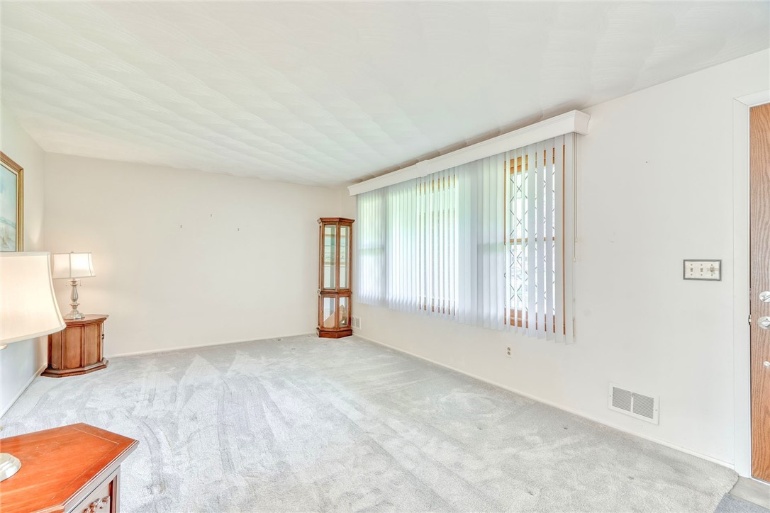 173 Dorian Lane, Greece, New York image 7