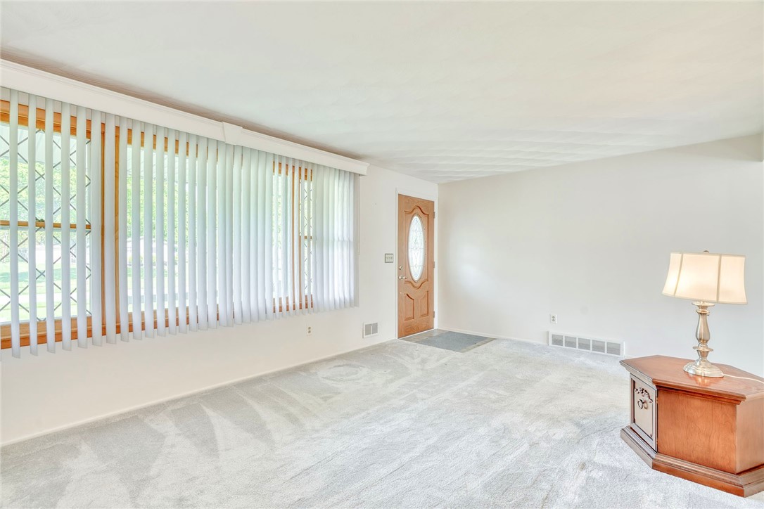 173 Dorian Lane, Greece, New York image 6