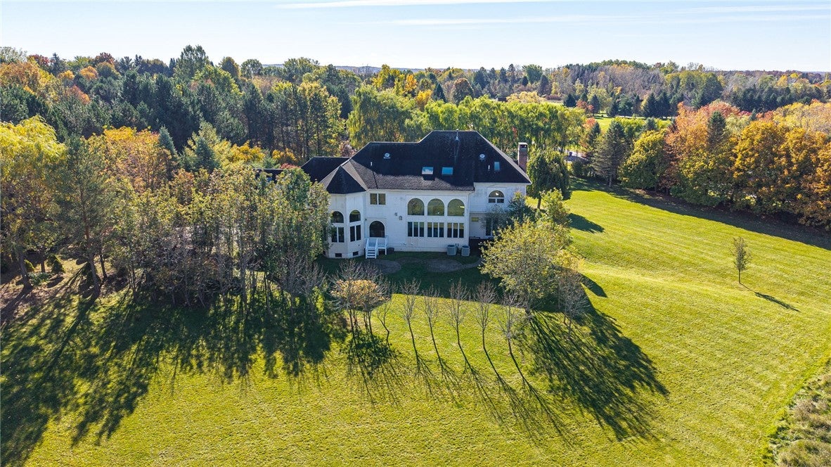 8 Braemar Way
