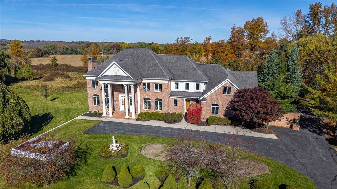 8 Braemar Way
