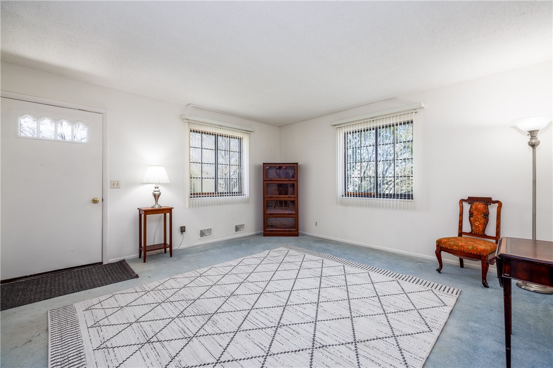 352 surrey hill