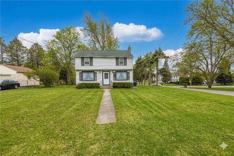 Homes For Sale - 5 Baycrest Drive<br/> Irondequoit, NY 14622