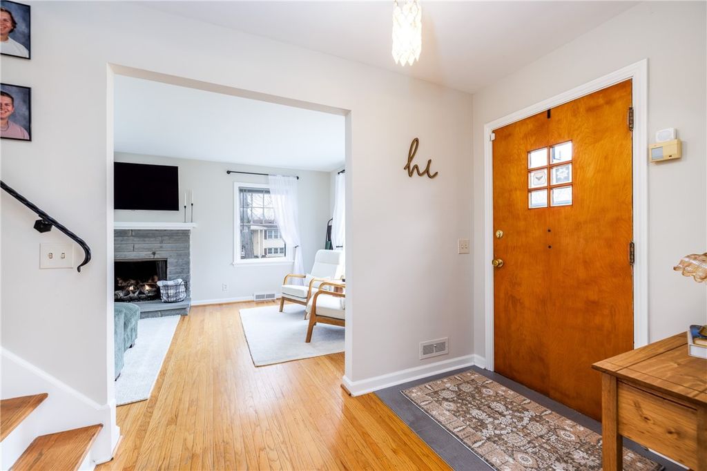 Photo of 5 Baycrest Drive, Irondequoit, NY 14622 (MLS # R1666898)