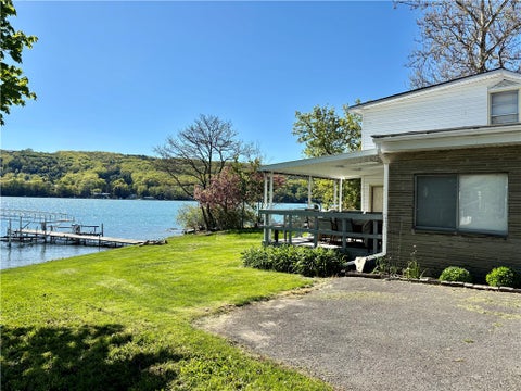 Photo for 825 East Lake Rd