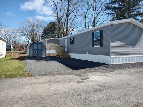 Mobile Home For Sale - 13 Birch Drive<br/> Cayuga County, Auburn, NY 13021