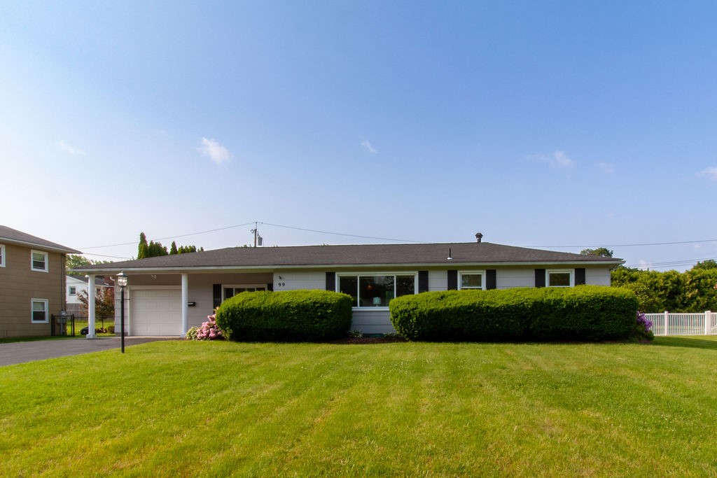 99 Kartes Drive, Greece, New York image 2