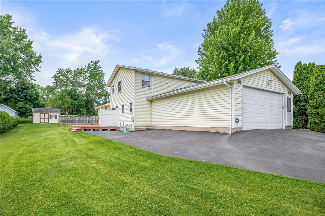 75 Red Rock Circle, Greece, New York image 33