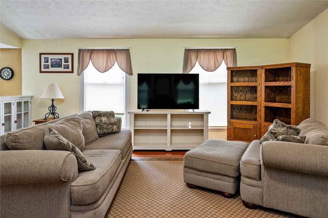 75 Red Rock Circle, Greece, New York image 17