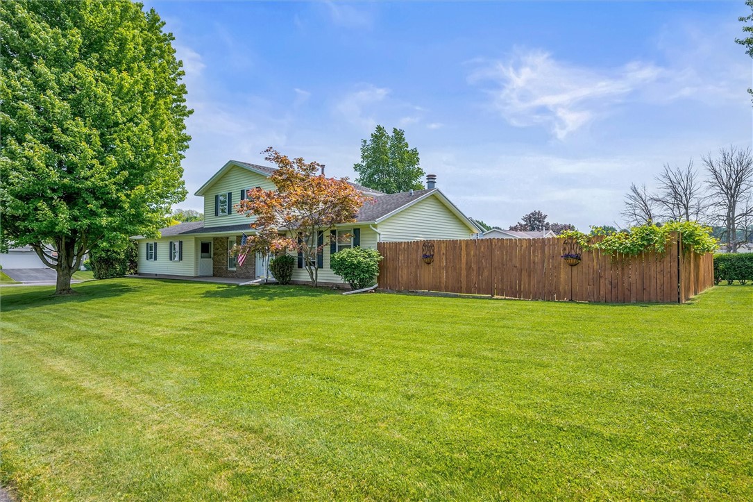 75 Red Rock Circle, Greece, New York image 1
