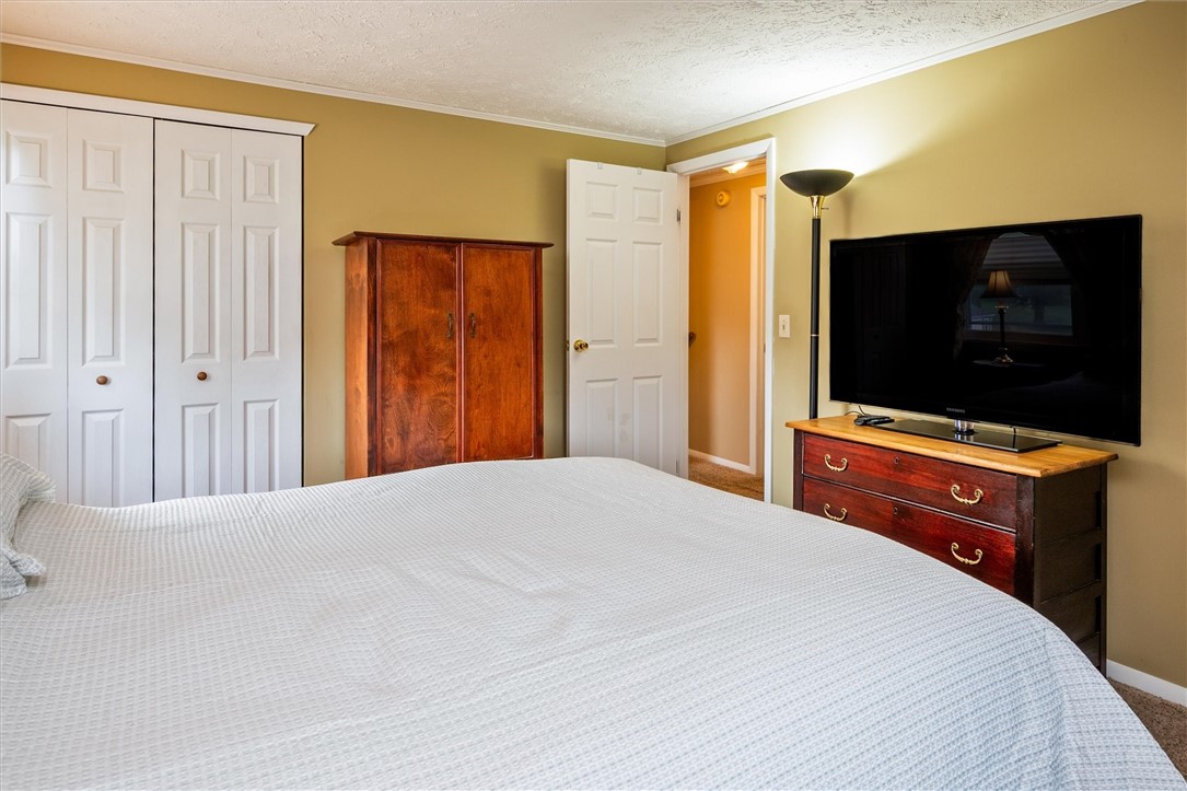 75 Red Rock Circle, Greece, New York image 22