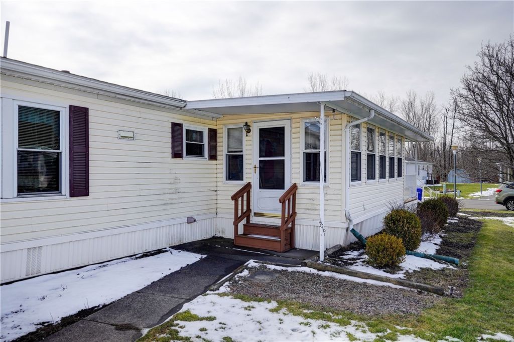 Photo of 534 Rockview Drive, Clarendon, NY 14470 (MLS # R1677663)