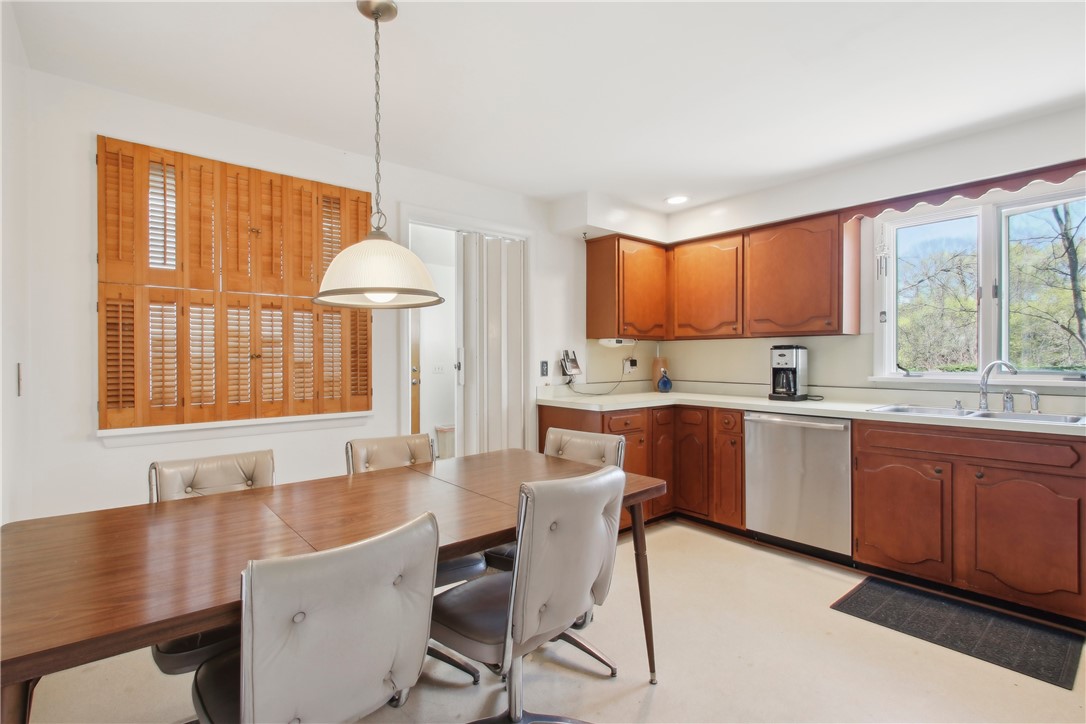 16 Bay Knoll Road, Irondequoit, New York image 9