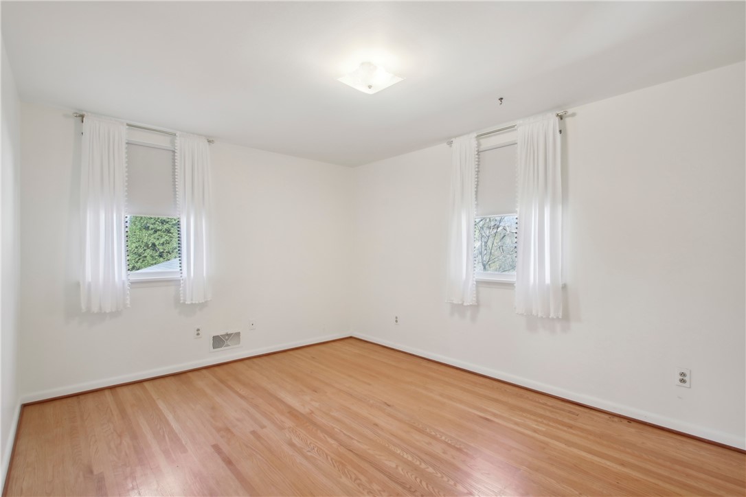 16 Bay Knoll Road, Irondequoit, New York image 28