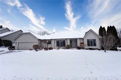 Photo of 2 Dartmouth Court, Pittsford, NY 14534 (MLS # R1659358)