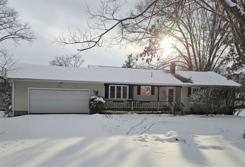 Homes For Sale - 11 Brook Knoll Road<br/> Horseheads, NY 14845