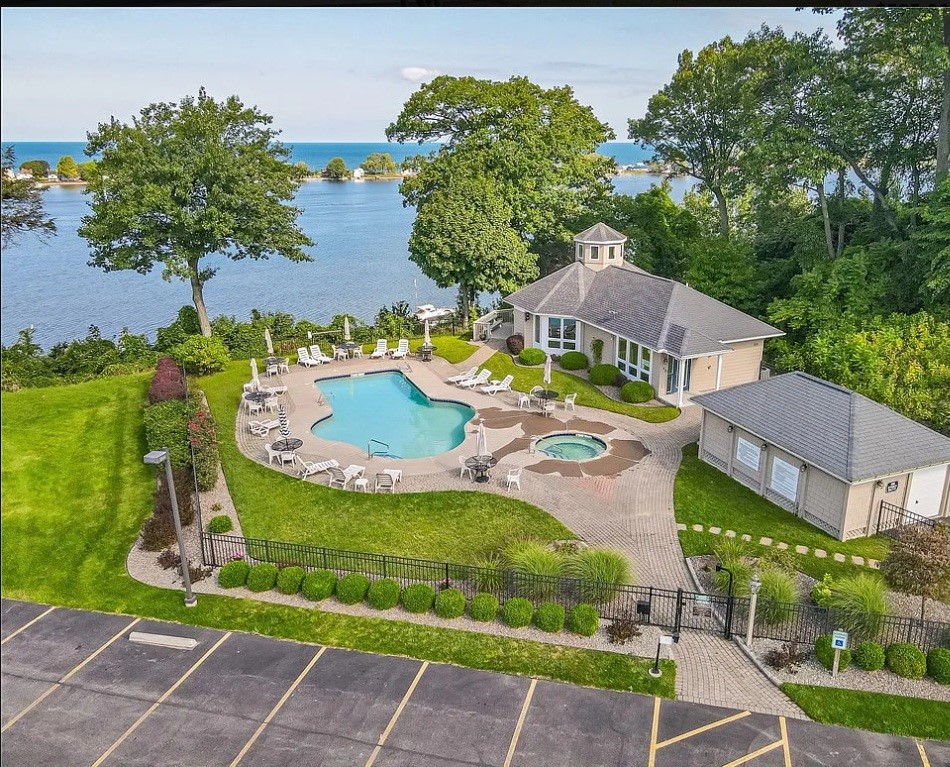 682 North Cove Drive, Webster, New York image 40