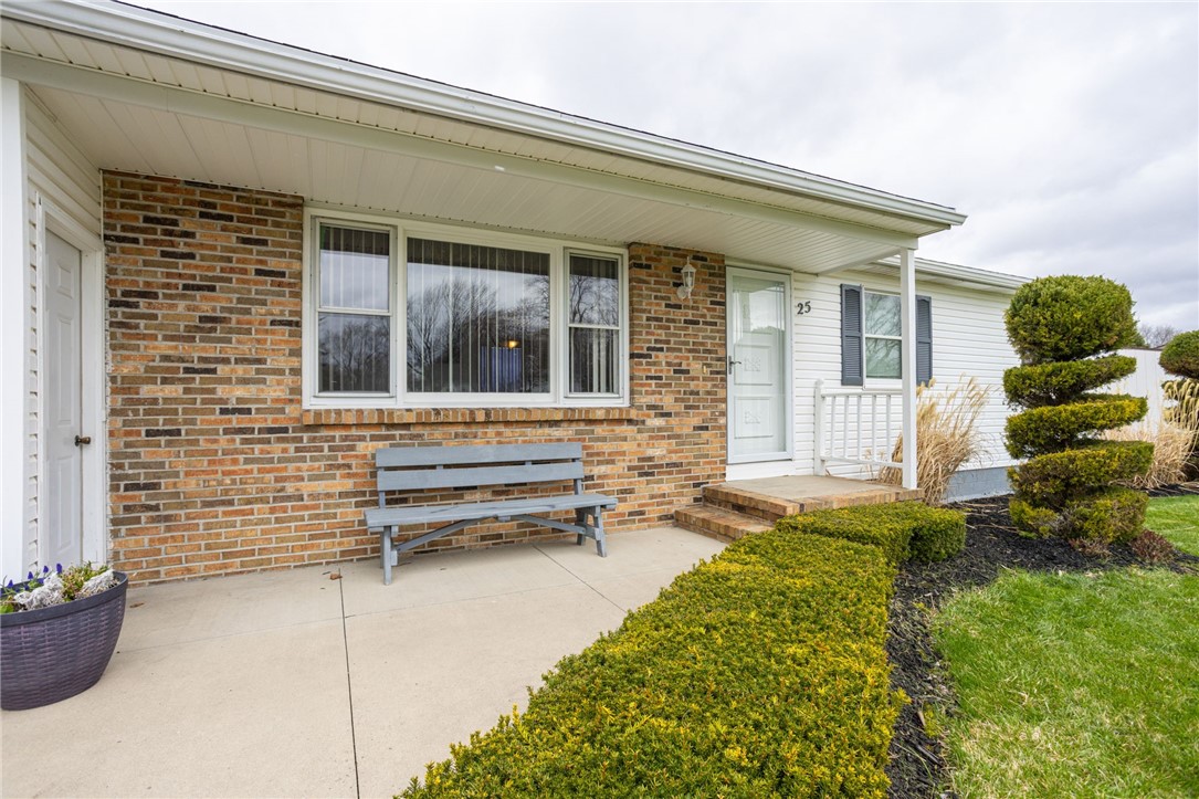 25 Deepwood Drive, Gates, New York image 3
