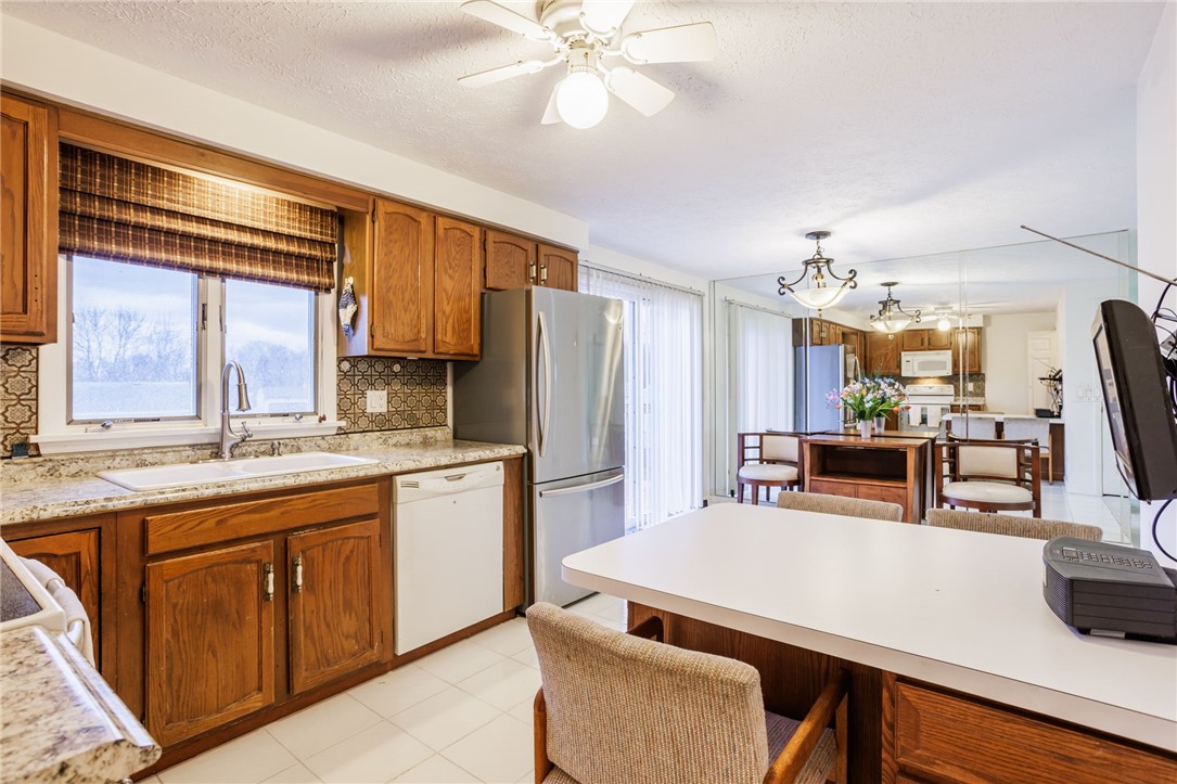 25 Deepwood Drive, Gates, New York image 9