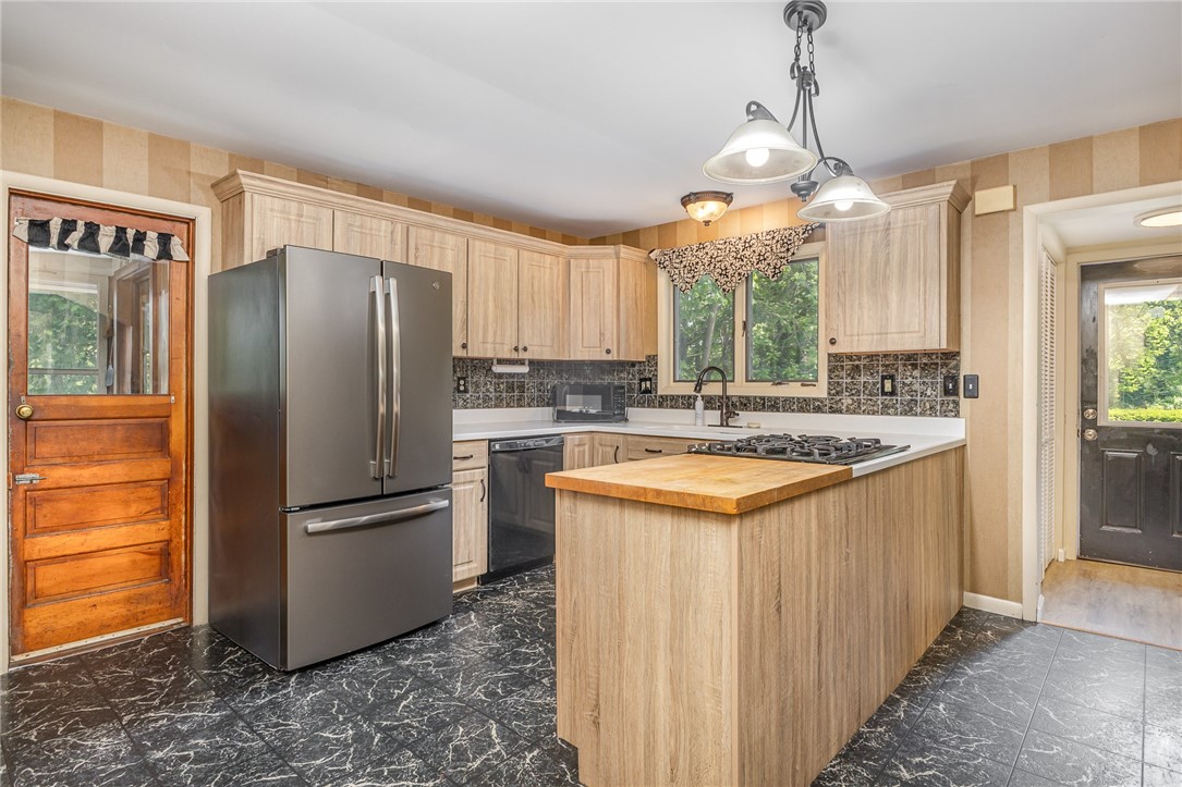 5691 Pittsford Palmyra Rd, Pittsford, New York image 14