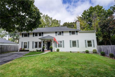 190 Saint Johns Court Canandaigua NY 14424