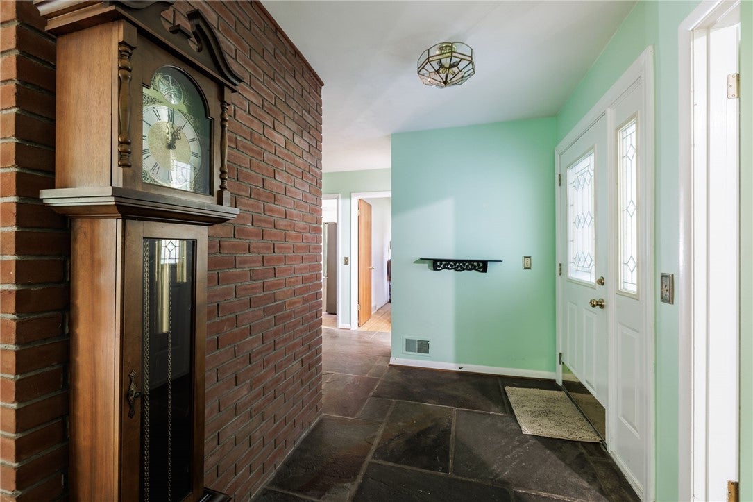 141 Glenview Lane