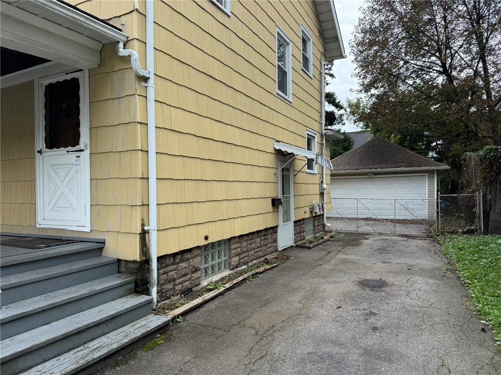 707 Parsells Avenue