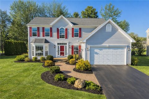 Homes For Sale - 611 Maris Run<br/> Webster, NY 14580