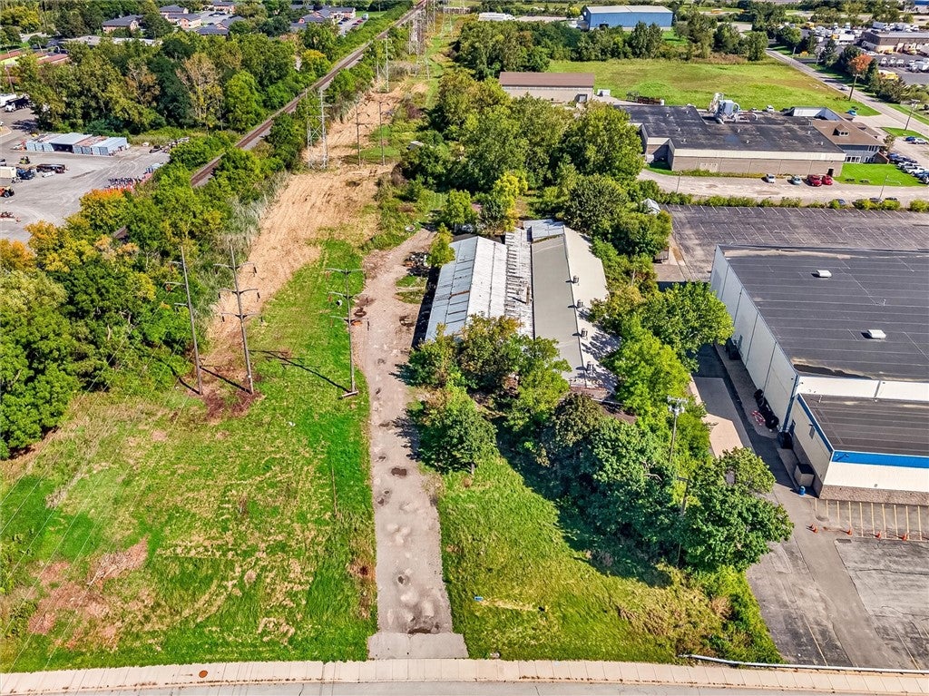 Photo of 1450 E Henrietta Road, Henrietta, NY 14623 (MLS # R1714349)