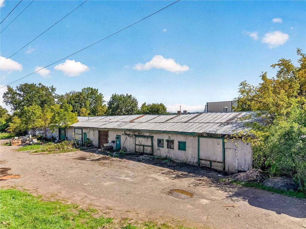 Photo of 1450 E Henrietta Road, Henrietta, NY 14623 (MLS # R1714349)