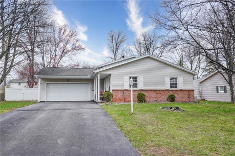 Homes For Sale - 46 Alderwood Lane<br/> Greece, NY 14615