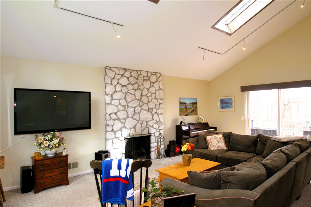 19 Wandering Trail Trl, Pittsford, New York image 15
