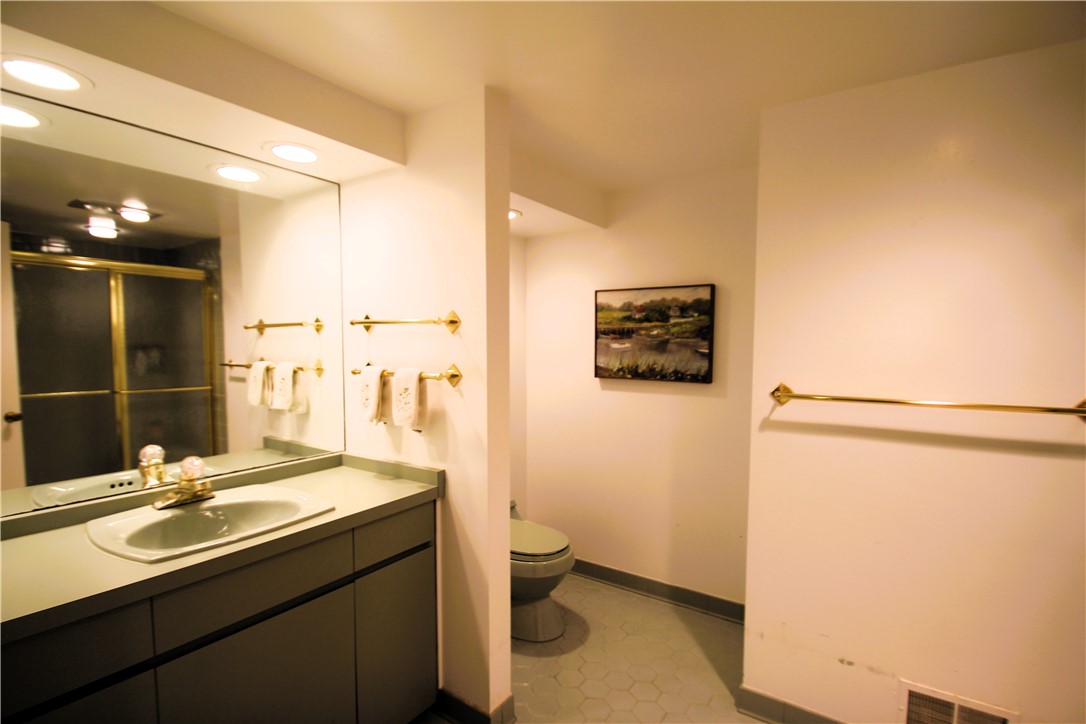 19 Wandering Trail Trl, Pittsford, New York image 38
