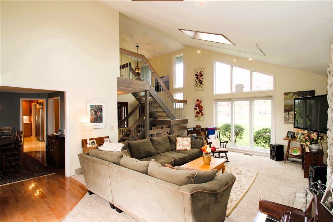 19 Wandering Trail Trl, Pittsford, New York image 16